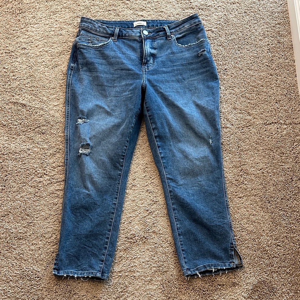 Maurices Everflex 16W regular, curvy high rise, slim straight ankle.  Distressed